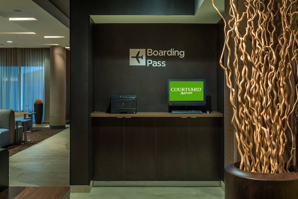 Фото Courtyard Reno Downtown/Riverfront