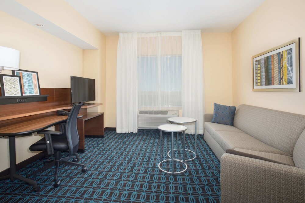 Фото Fairfield Inn & Suites by Marriott Burlington