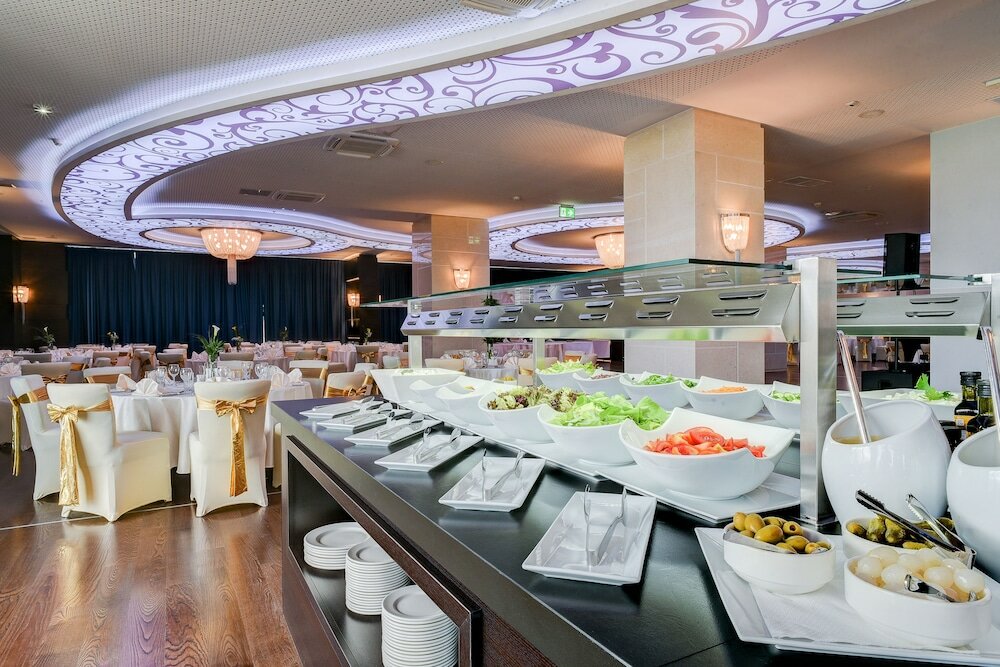 Фото Malak Regency Hotel