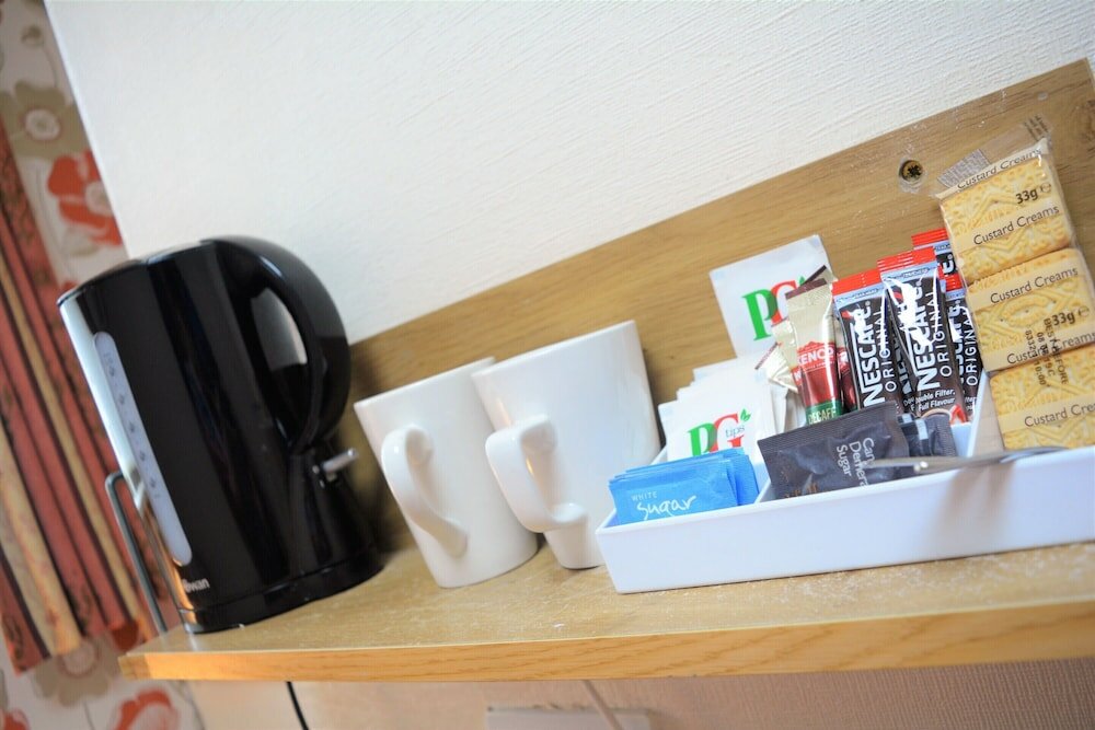 Фото The Albany Hotel