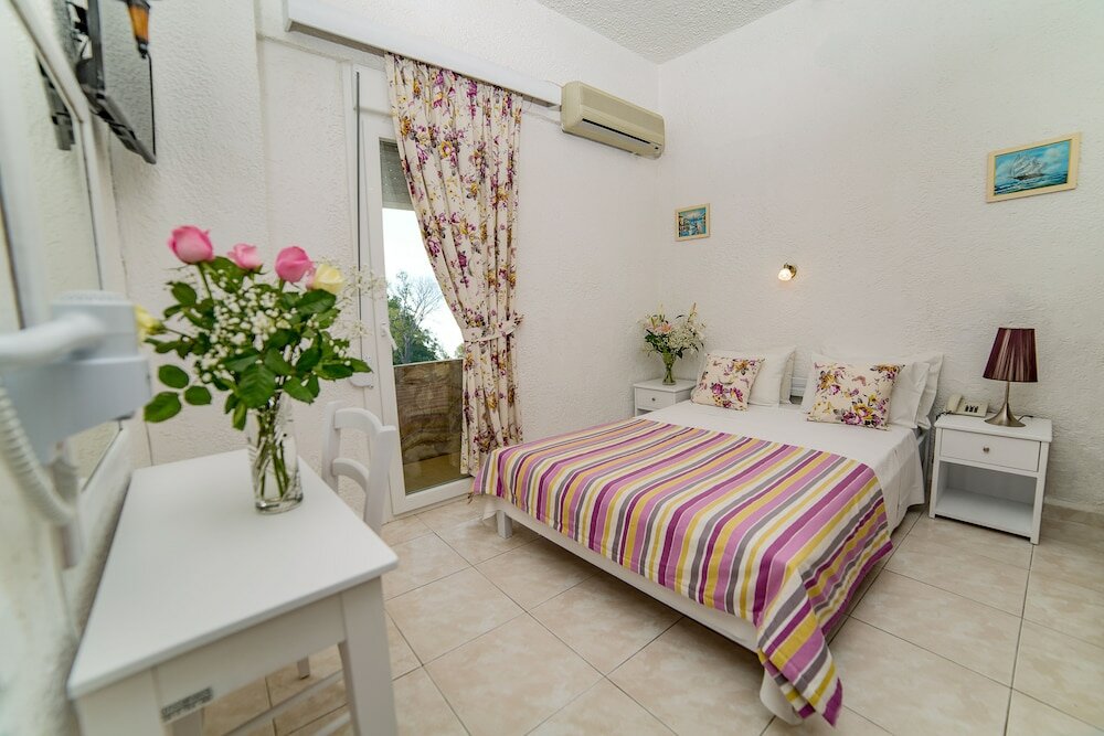 Фото Roxani Hotel