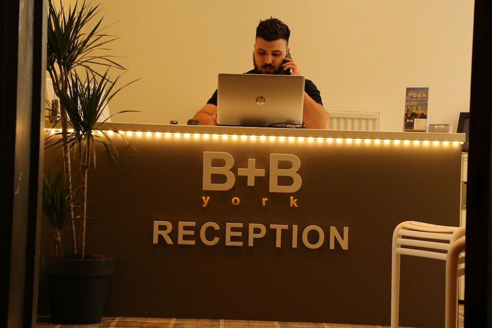 Фото B+b York