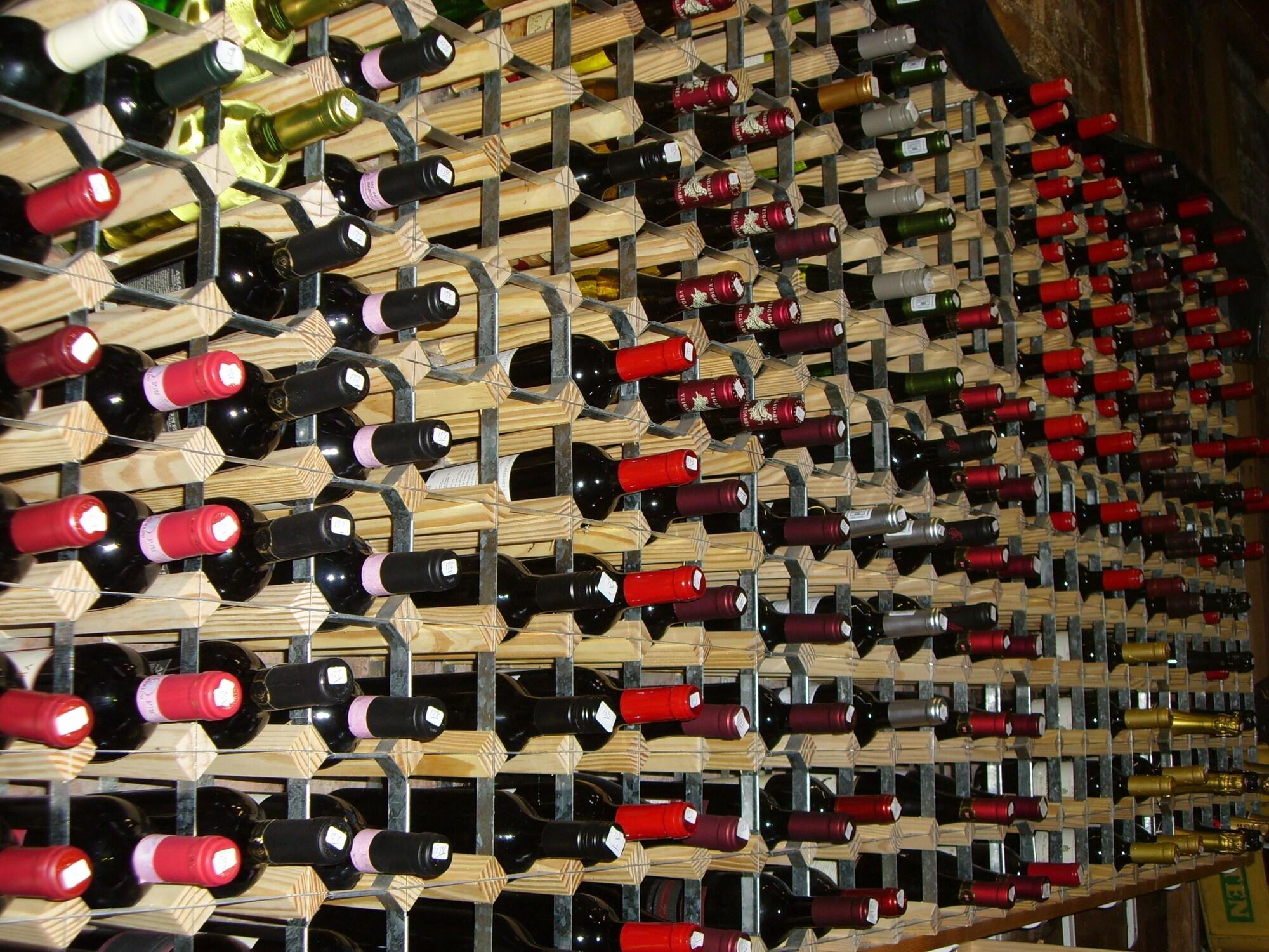 Фото Annandale Arms Hotel