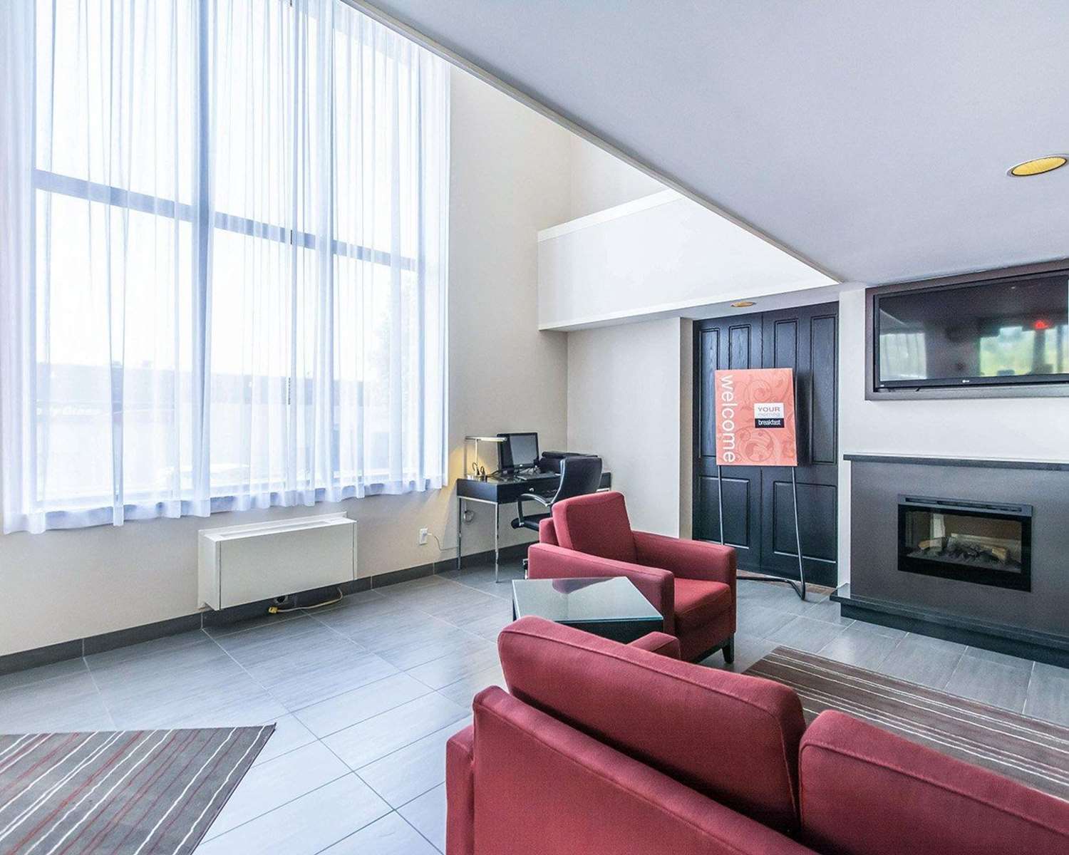 Фото Comfort Inn East