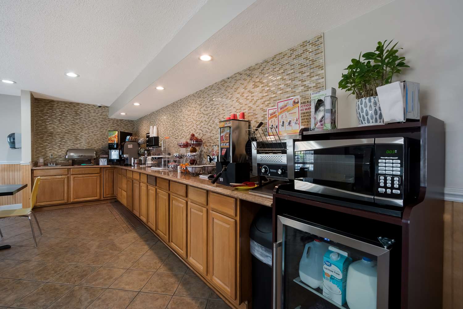 Фото SureStay Hotel by Best Western Manning