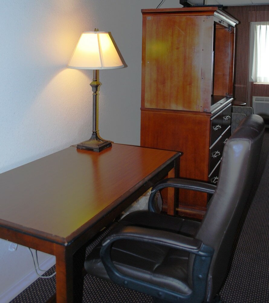 Фото Travelodge by Wyndham Watertown