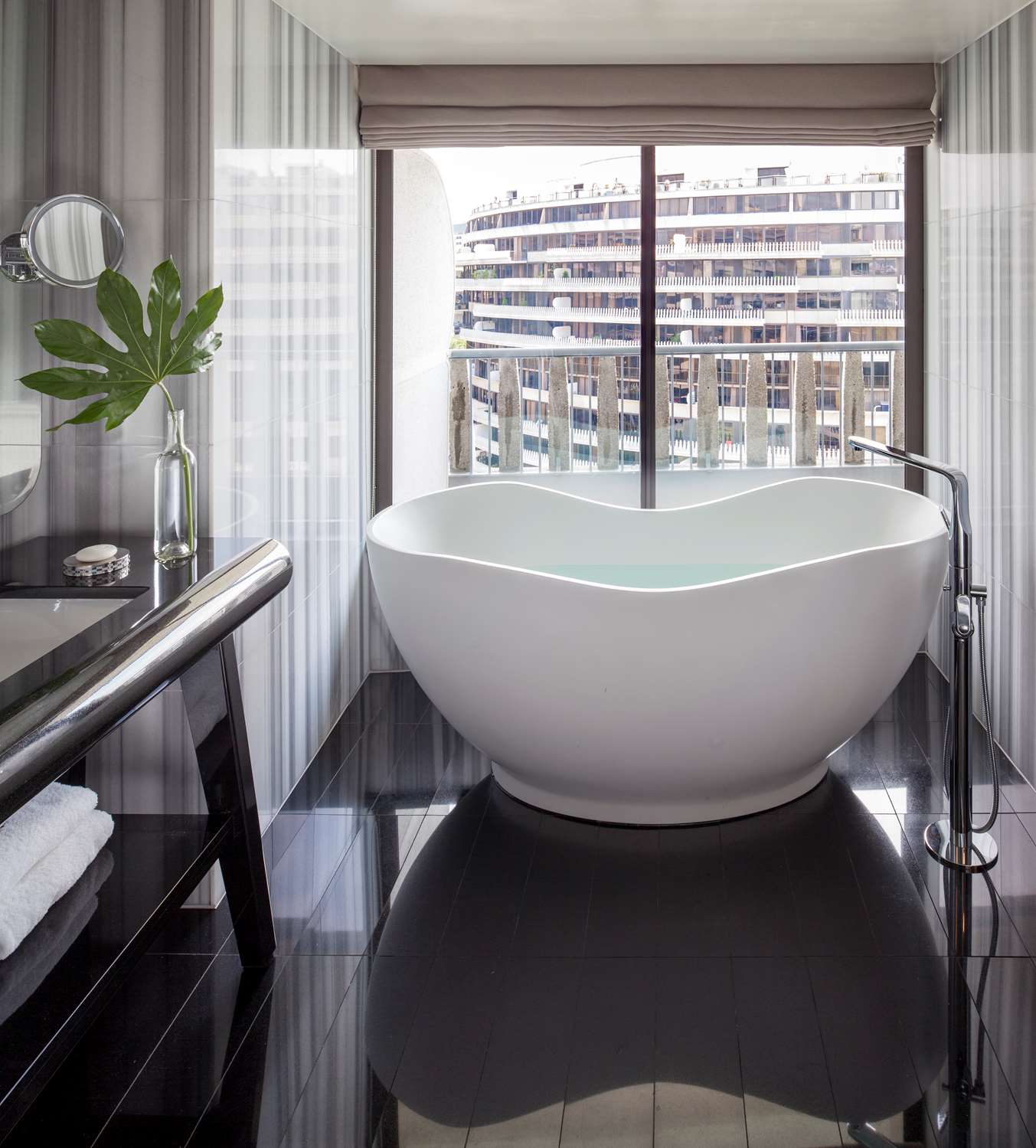 Фото The Watergate Hotel