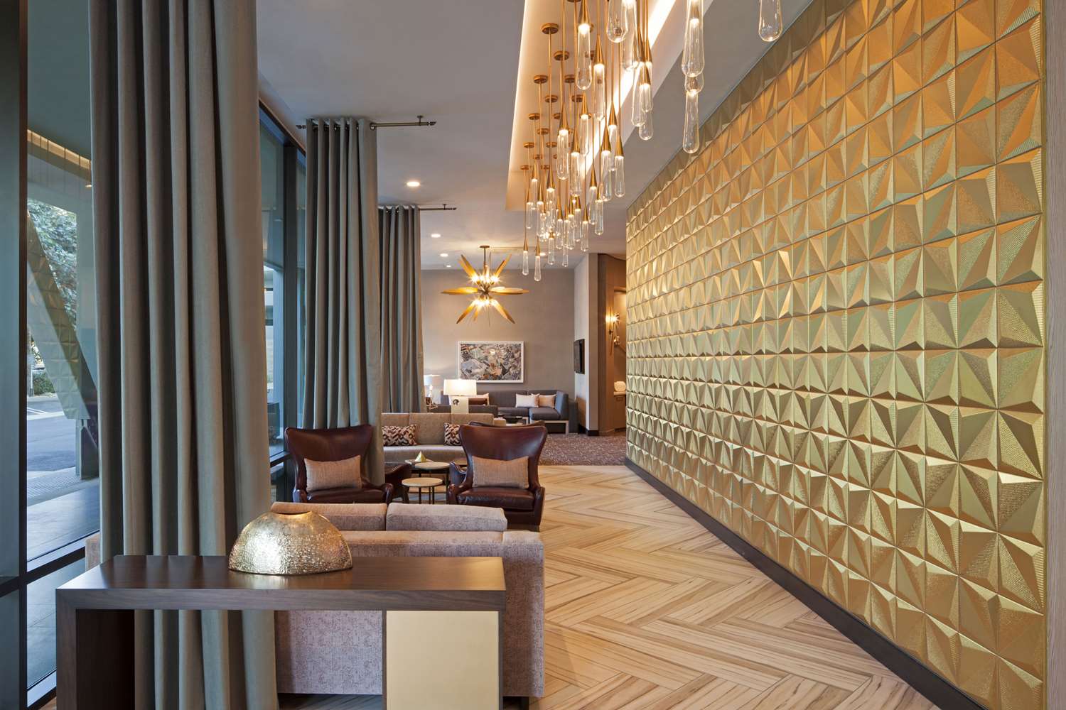 Фото H Hotel Los Angeles, Curio Collection by Hilton