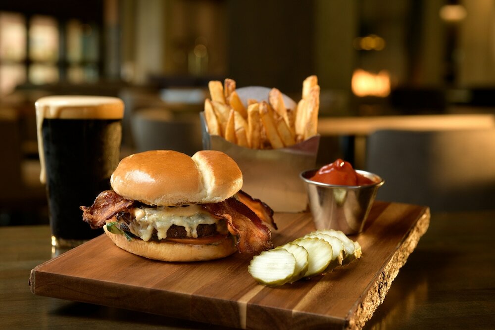 Фото Marriott Tacoma Downtown