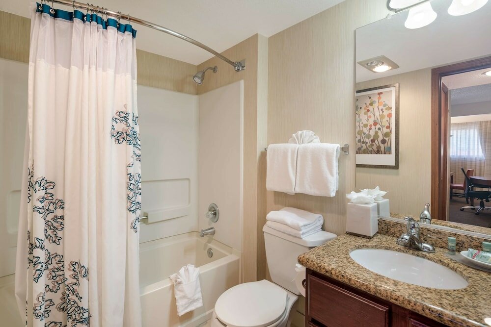 Фото SenS Suites Livermore, SureStay Collection by Best Western