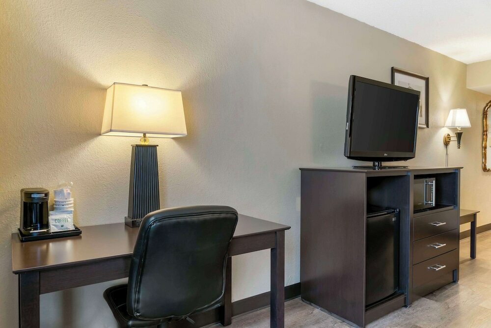 Фото Best Western Greenfield Inn