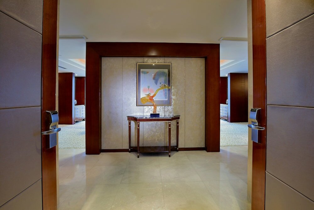 Фото Crowne Plaza Zhenjiang, an Ihg Hotel