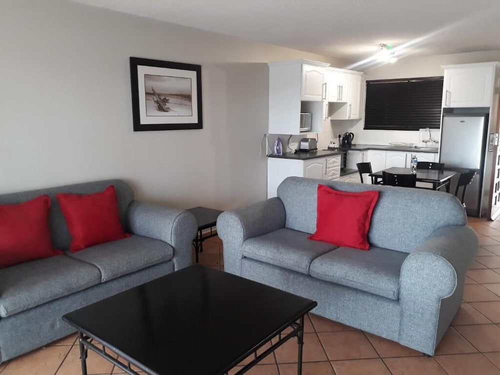 Фото Blue Lagoon Hotel and Conference Centre