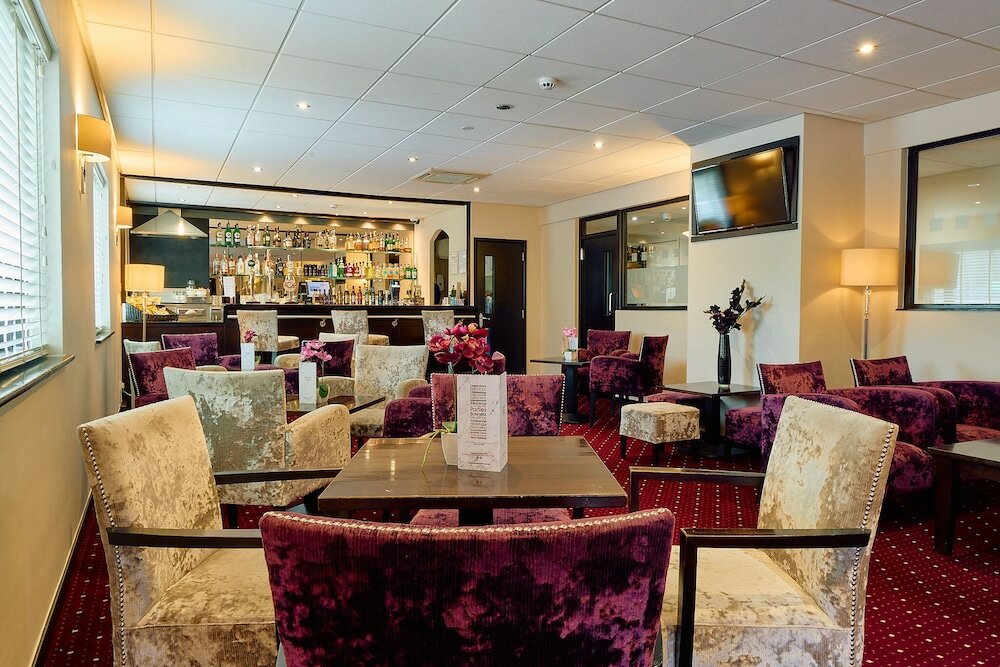 Фото Briar Court Hotel