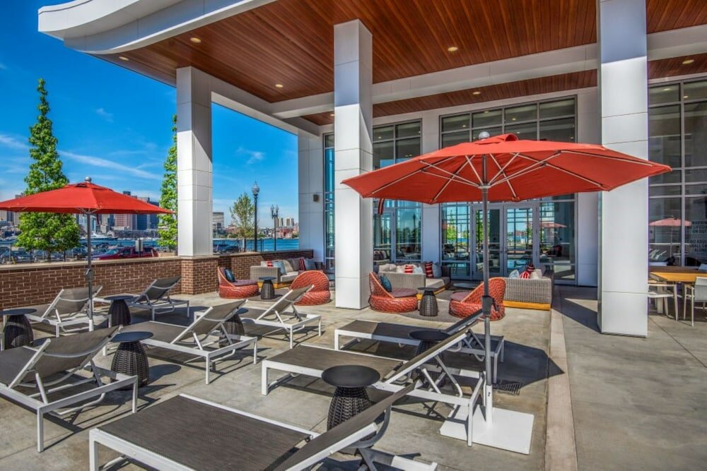 Фото Global Luxury Suites East Boston