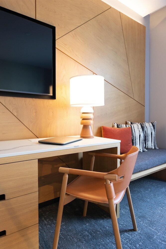 Фото The Shay, a Destination by Hyatt Hotel