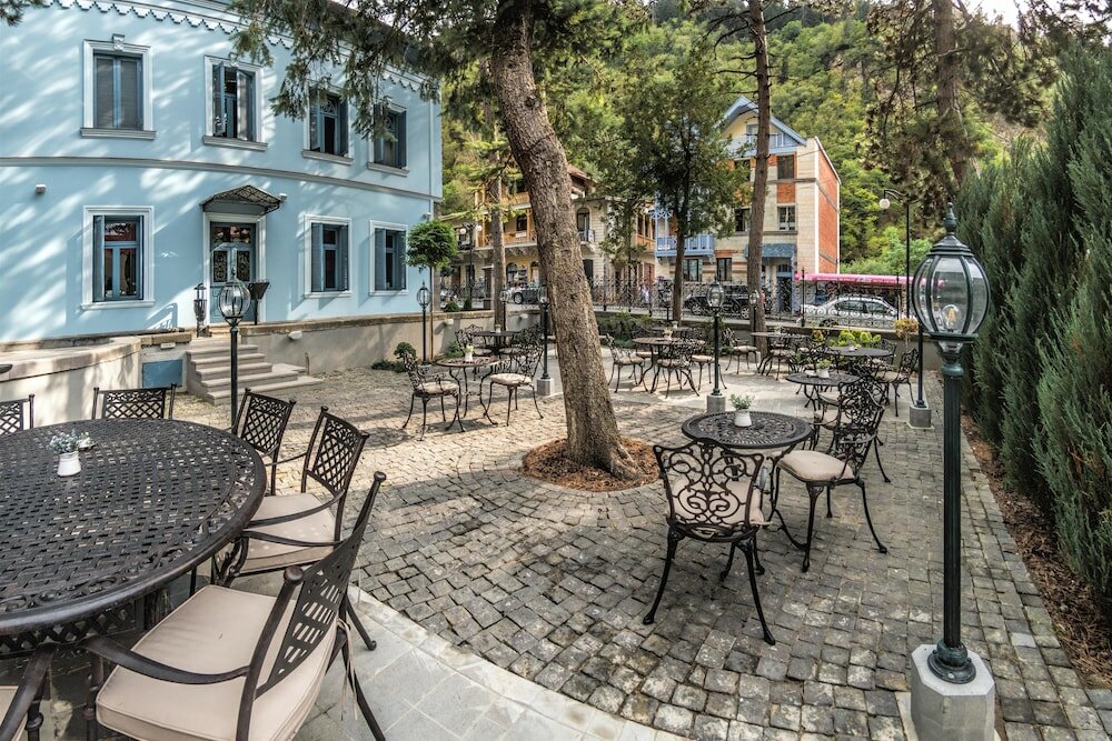Фото Golden Tulip Borjomi Hotel