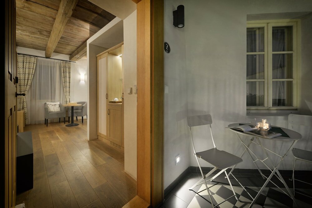 Фото Hotel At the White Lily