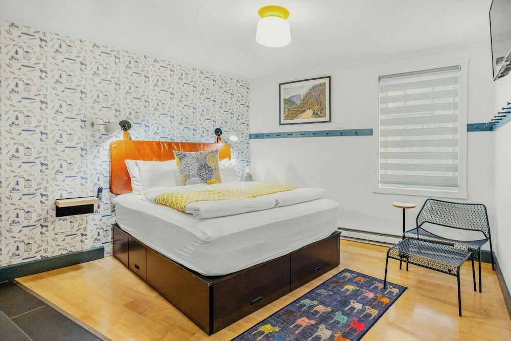 Фото Silverbow Inn Hotel & Suites