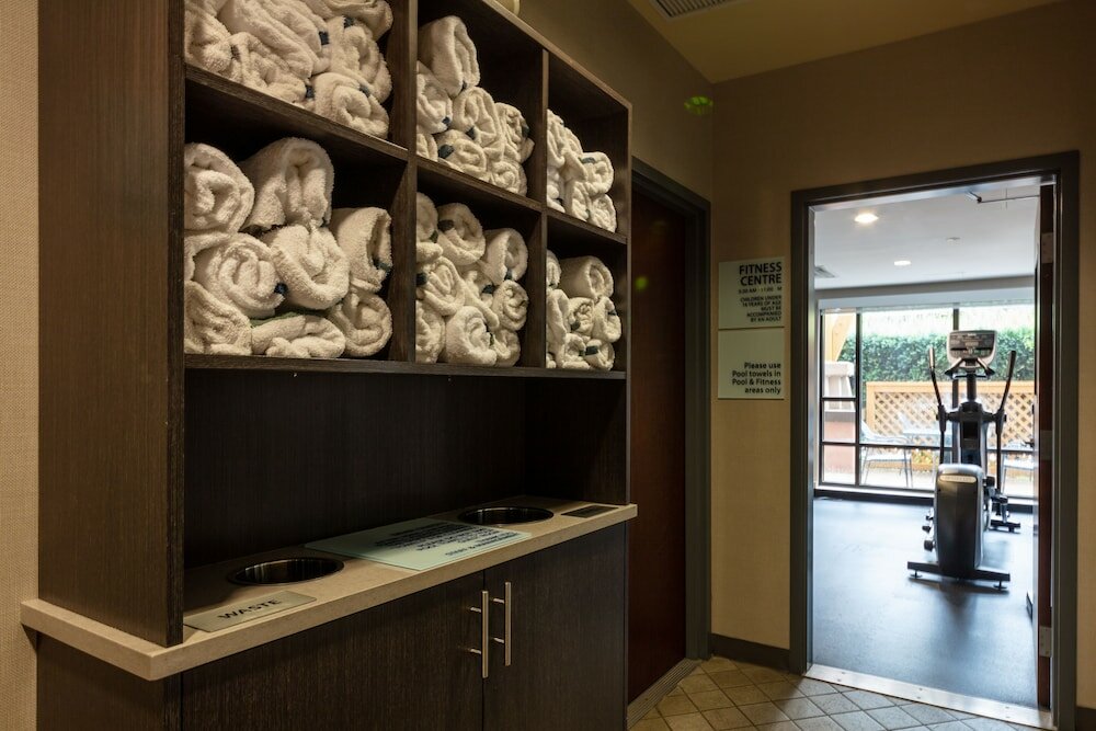 Фото Holiday Inn Express Hotel & Suites Riverport Richmond