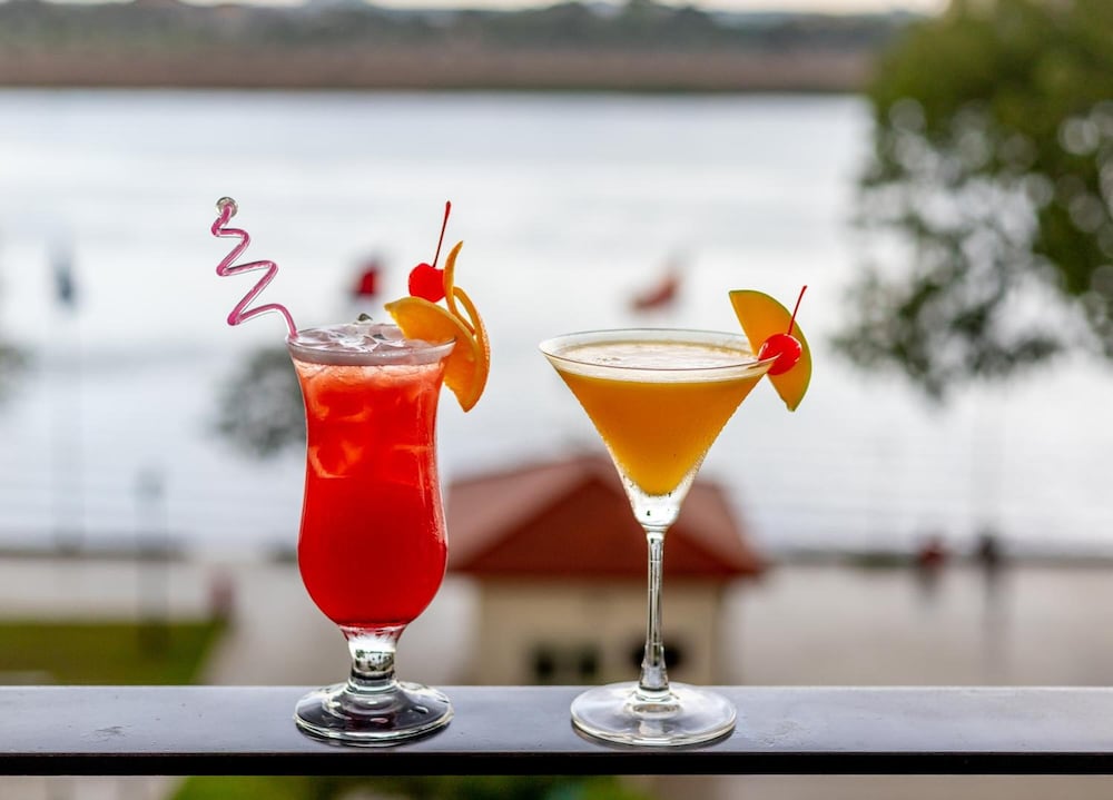 Фото Amanjaya Pancam Suites Hotel