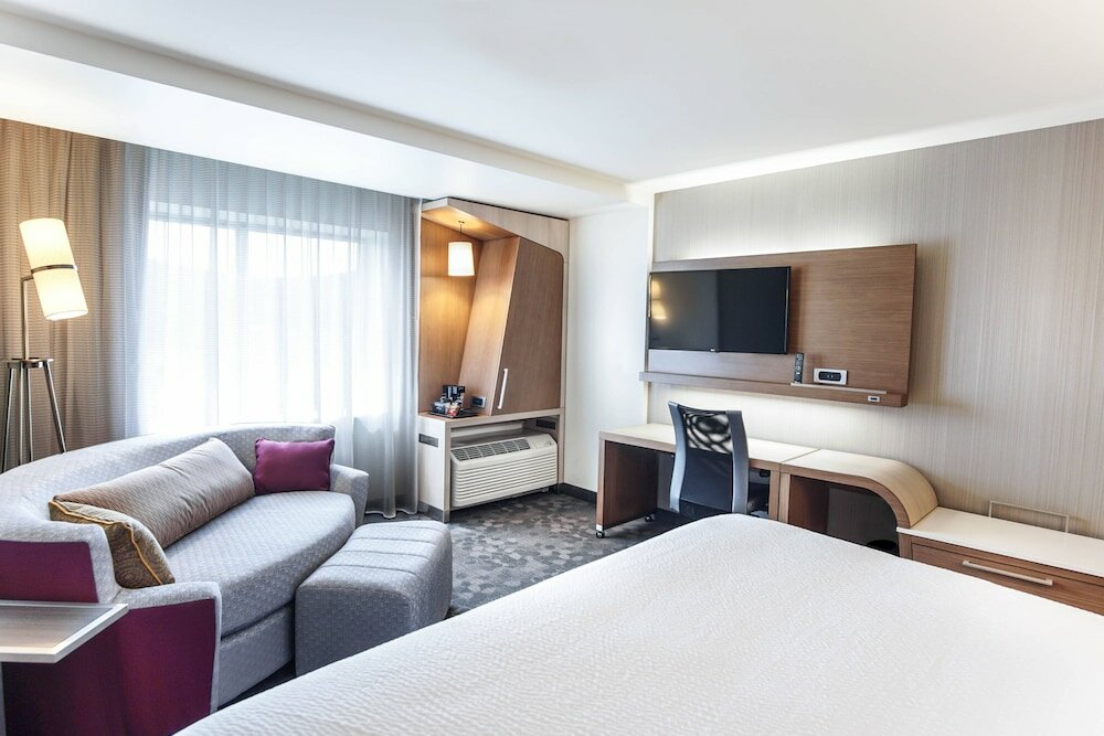 Фото Courtyard by Marriott Lenox Berkshires