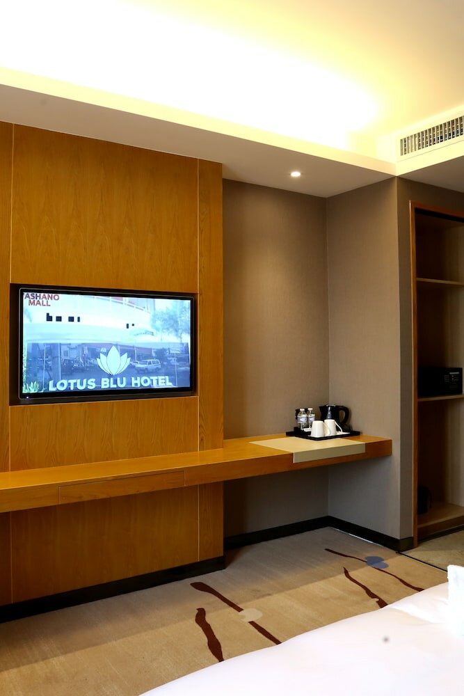 Фото Lotus Blu Hotel