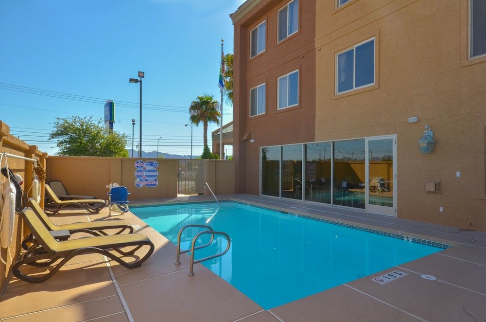 Фото Holiday Inn Express Las Vegas-Nellis, an Ihg Hotel