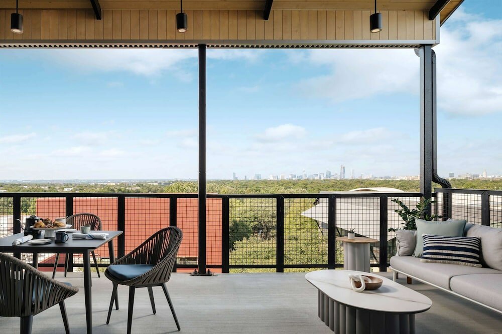 Фото Origin Austin, A Wyndham Hotel