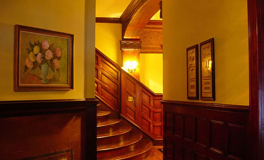 Фото The Morgan State House