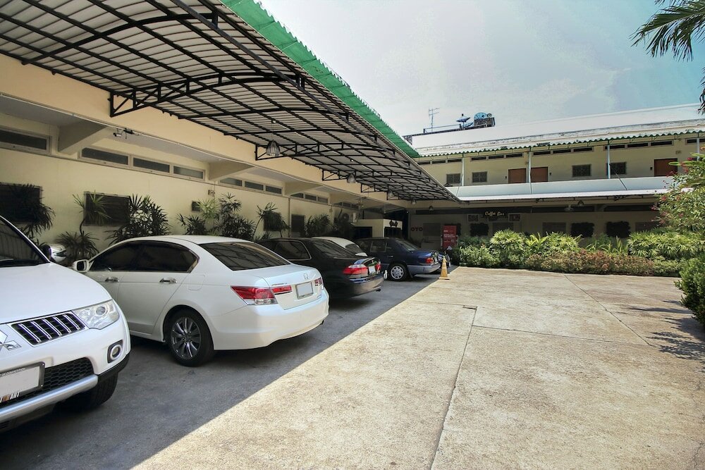 Фото Rajata Hotel