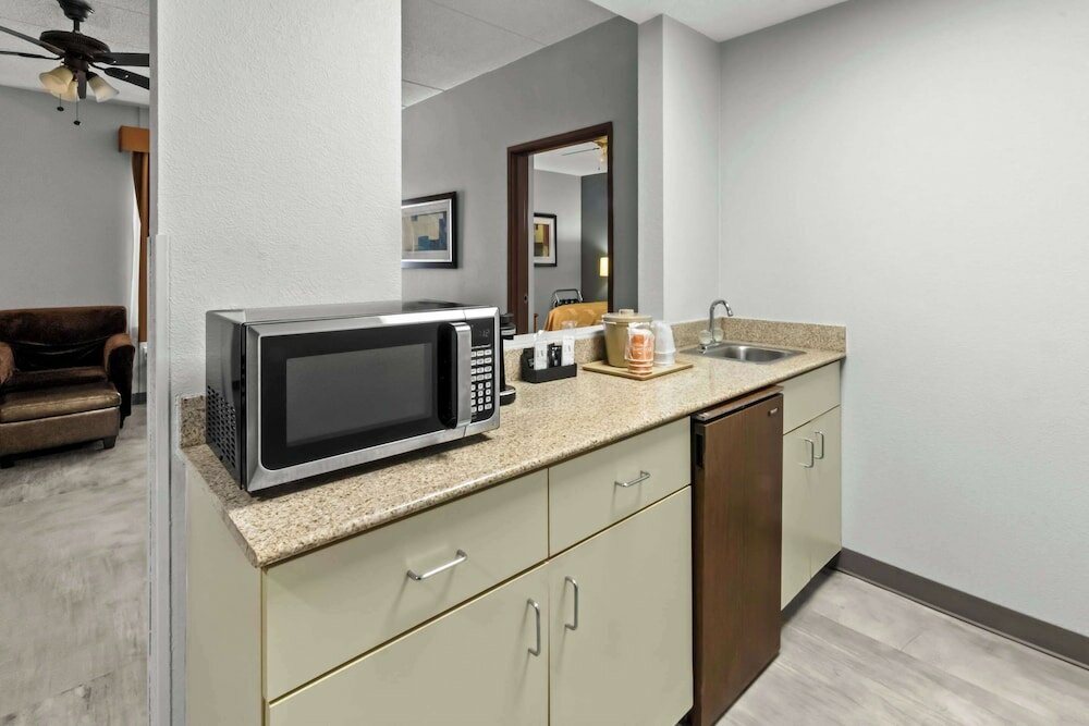 Фото Quality Inn & Suites Cvg Airport