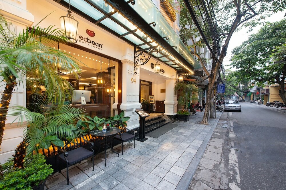 Фото отеля 1