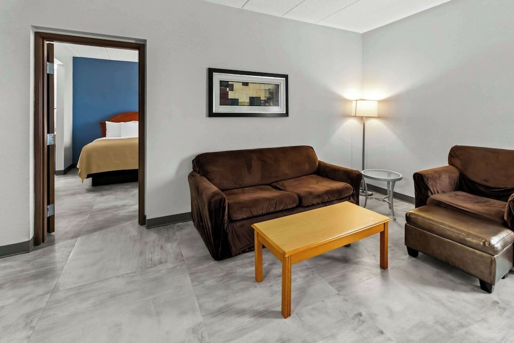 Фото Quality Inn & Suites Cvg Airport