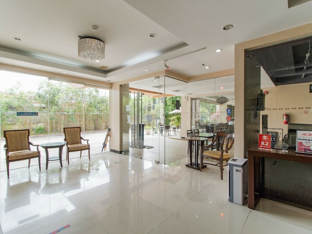 Фото Main Hotel & Suites