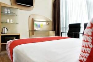 Capital O Business Hotel (Jakarta, Jalan Taman Mini 1), hotel