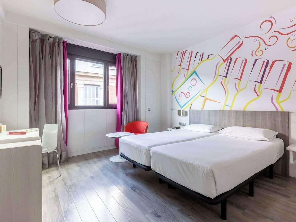 Фото Hotel ibis Styles Madrid Prado