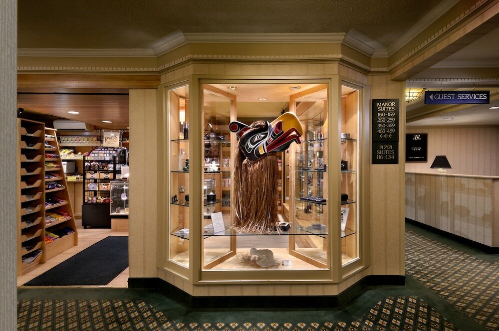 Фото Royal Scot Hotel & Suites