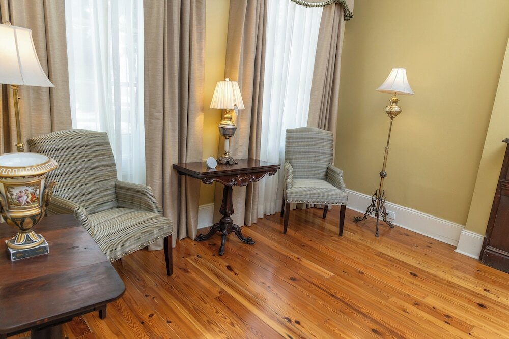 Фото Lamothe House