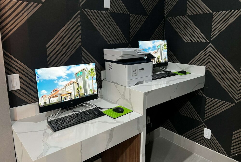 Фото La Quinta Inn & Suites by Wyndham Pharr Rgv Medical Center