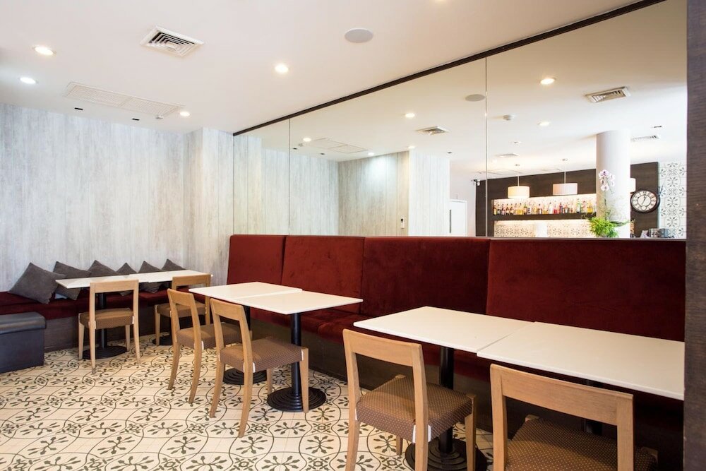 Фото Aphrodite Inn Bangkok