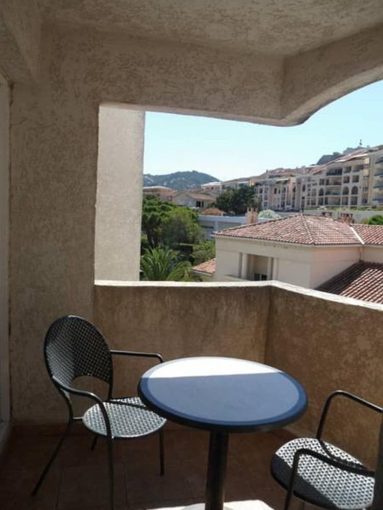 Фото Hotel le Rocher