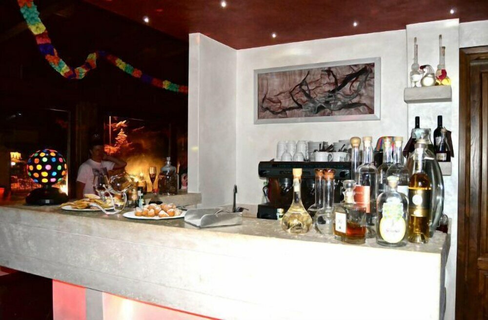 Фото Hotel Bucaneve