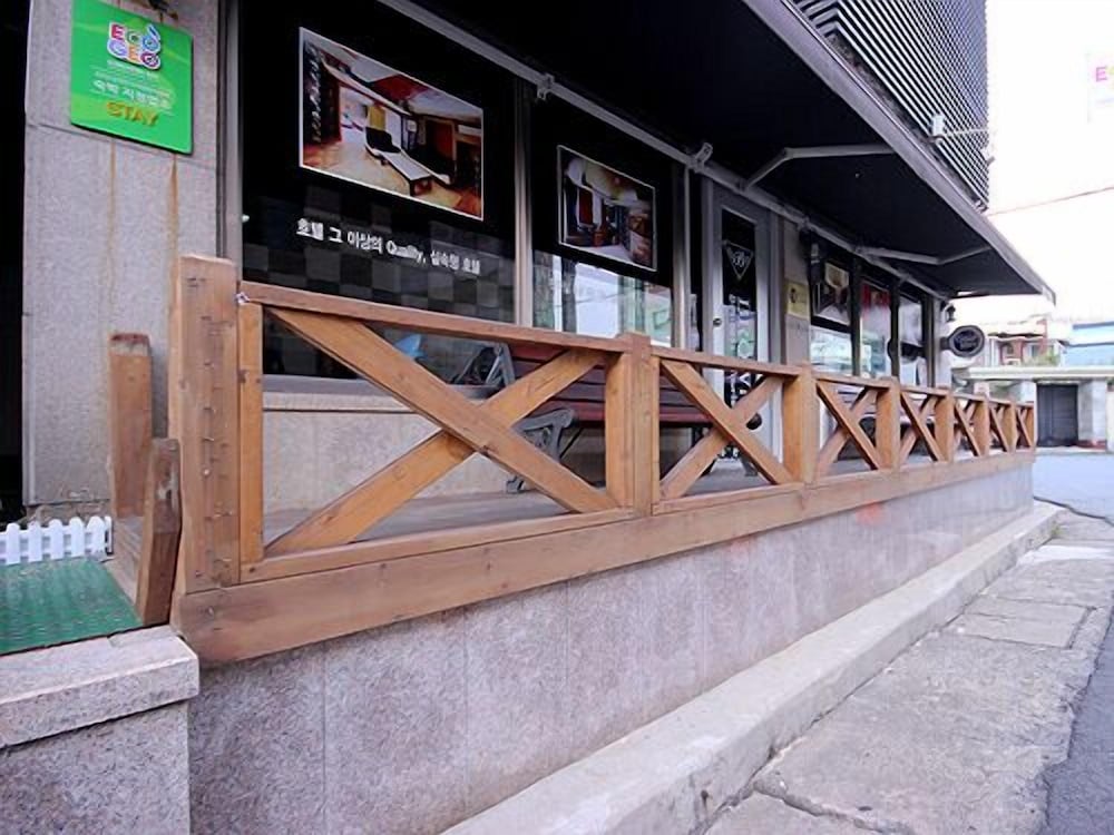 Фото Brown Hotel