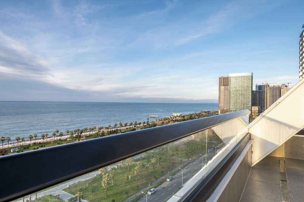 Фото The Grandeur Hotel