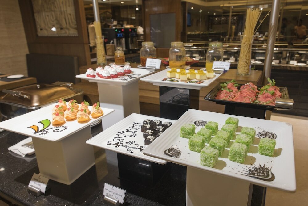 Фото Monotel Luxury Business Hotel