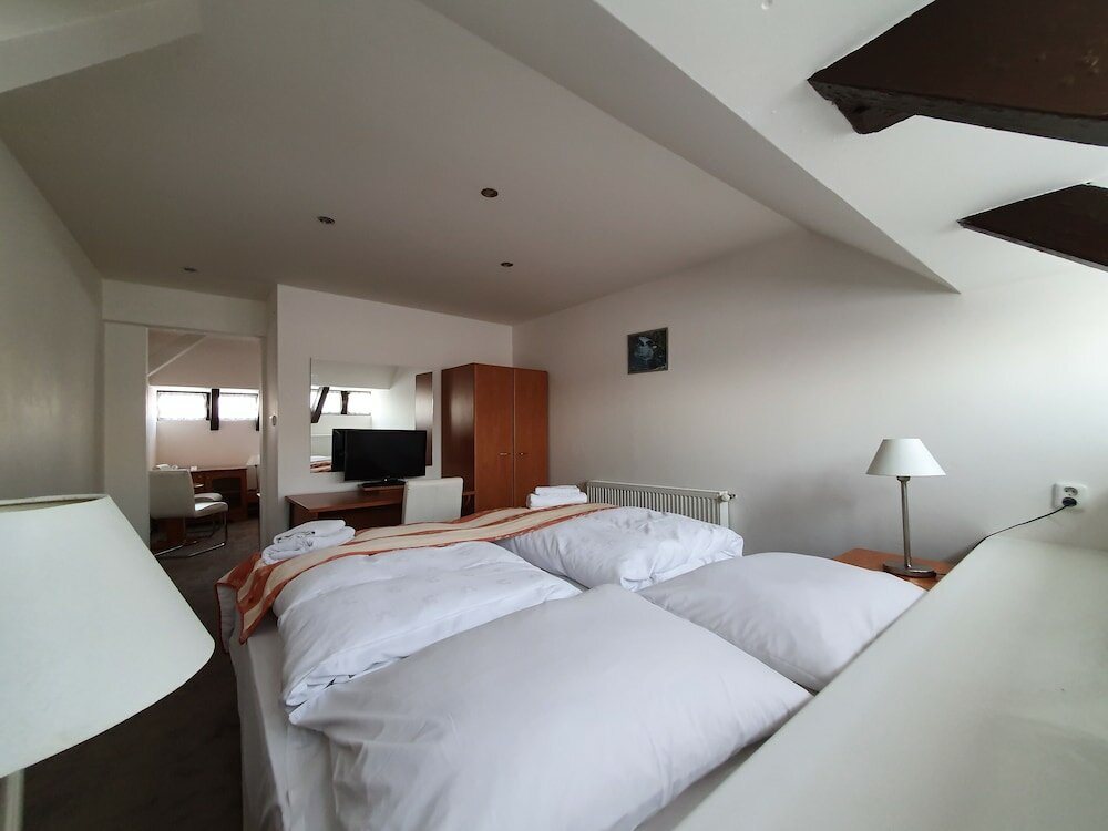 Фото Pension Jana - Domov Mládeže