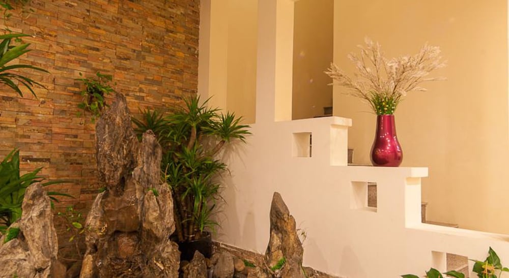 Фото La Palm Hotel