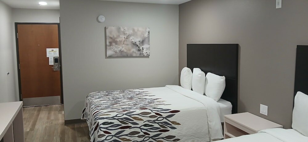 Фото Regency Inn & Suites