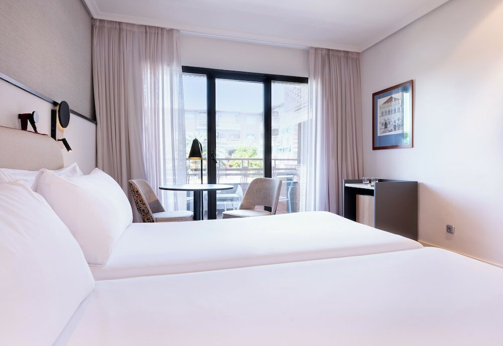 Фото Hotel Madrid Alameda Aeropuerto Affiliated by Melia